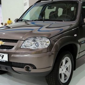 автомобиль Chevrolet Niva