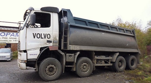 Самосвал Volvo FM 12